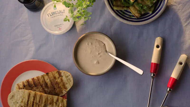 Vit sås med créme fraiche och parmesan